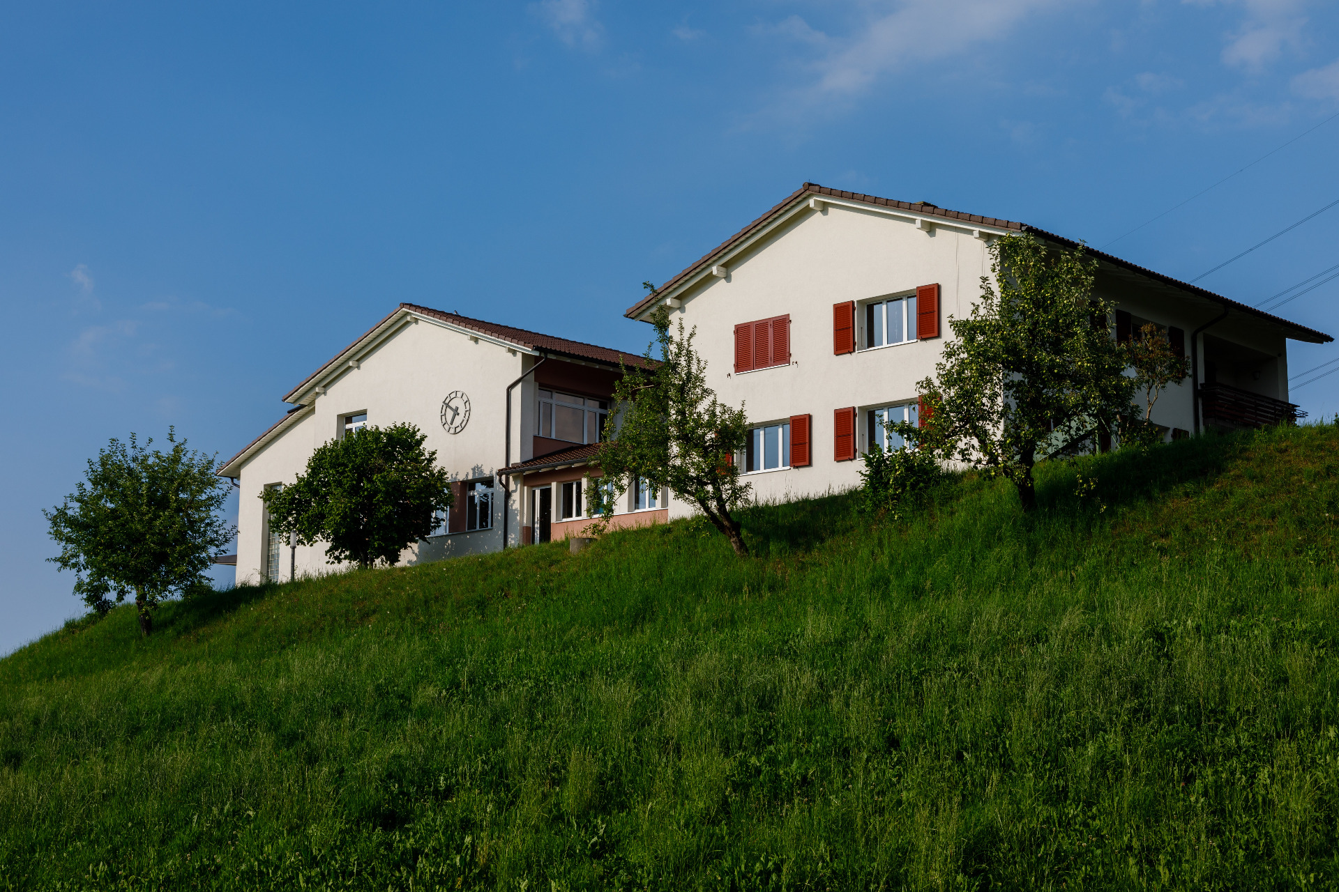 Schulhaus Oberhünigen Schulhaus Oberhünigen