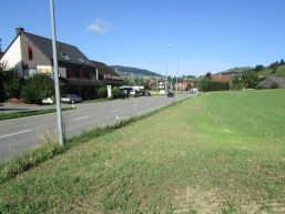 Trottoirverlängerung Langnaustrasse (Bächlen) – Verkehrserschwerung